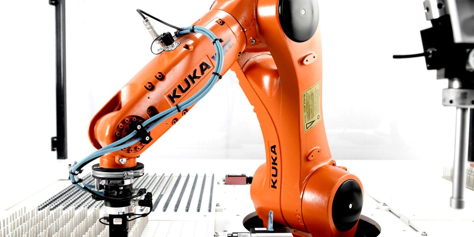 Как роботы KUKA трансформируют мировую промышленность