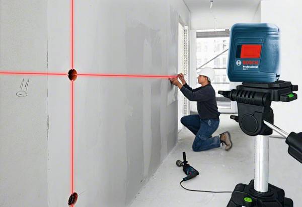 Лазерный уровень BOSCH GLL 2 с держателем MM2
