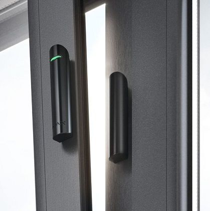 Ajax DoorProtect - беспроводной датчик открытия дверей и окон