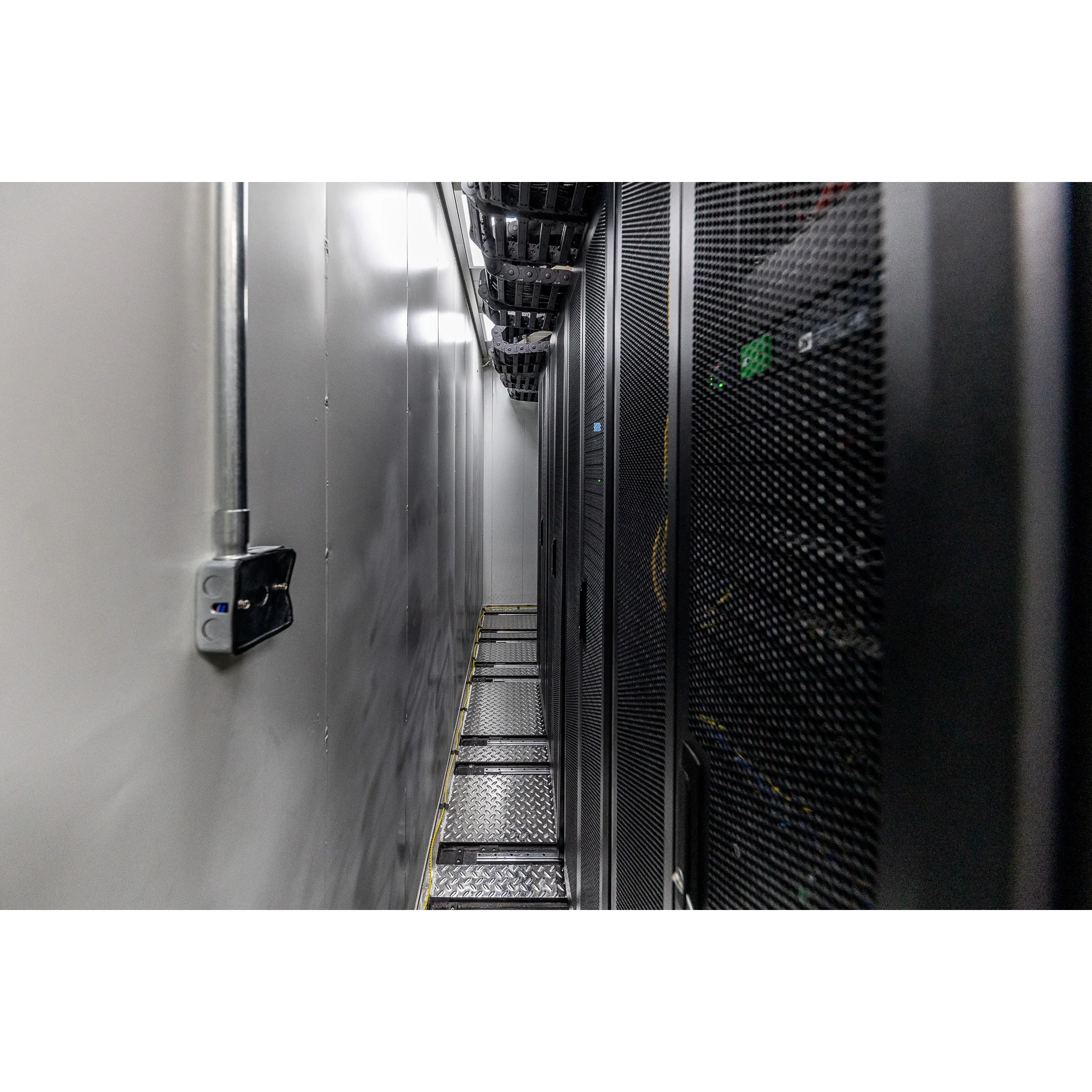 Центр Обработки Данных Контейнерный (20Ft, 42Ux7, IT-50кВт, AC-31,5x3)