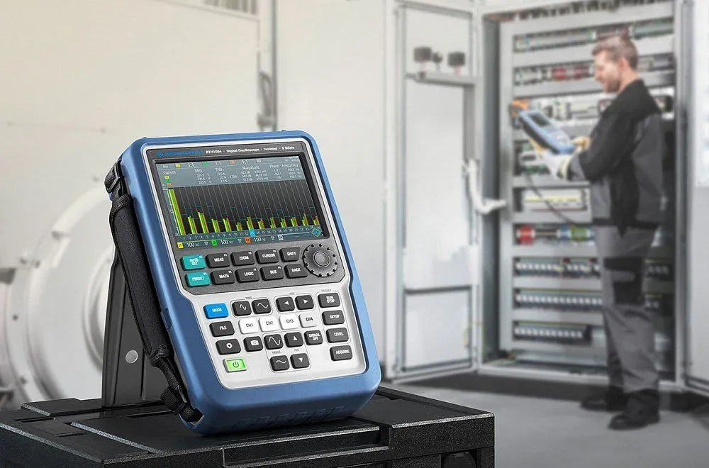 Портативный цифровой осциллограф Rohde  Schwarz RTH1002