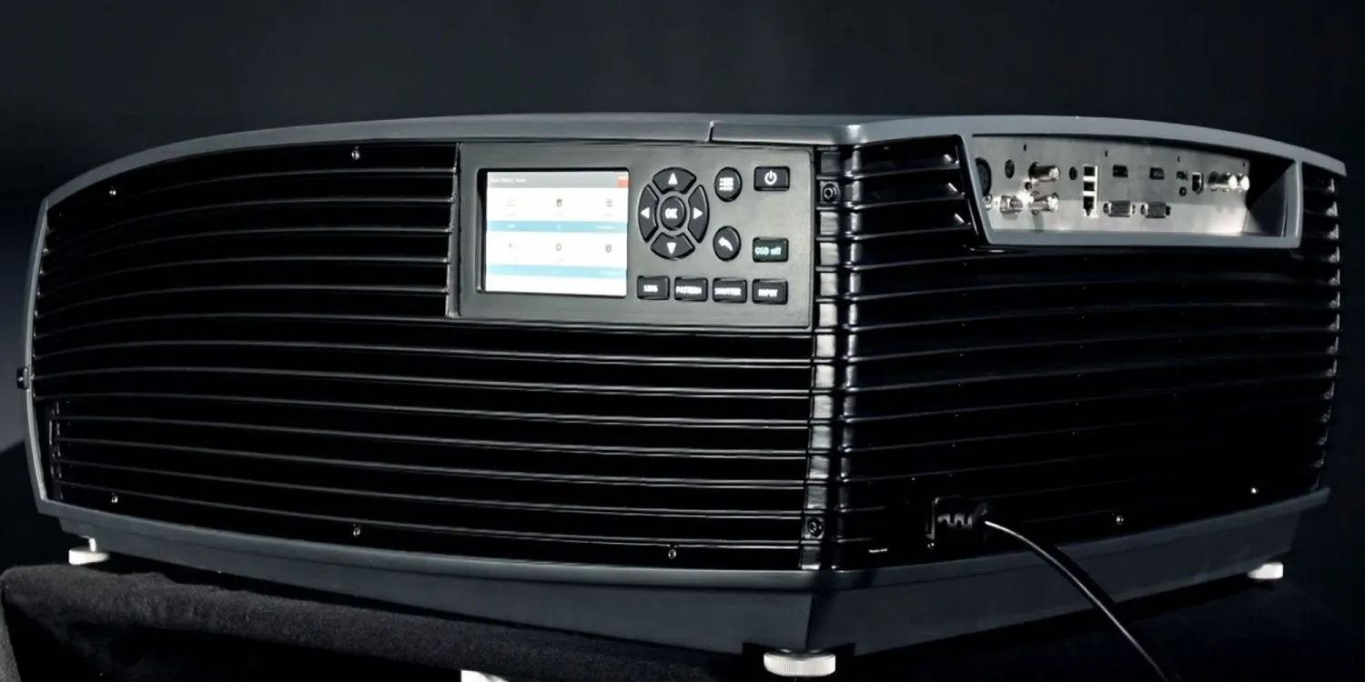 Лазерный проектор Barco F90-4K13 - ДЕМО в раме и кофре